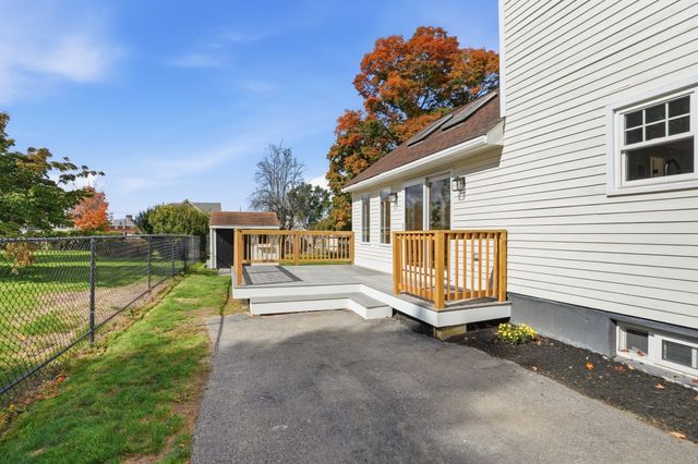 49 Vernon St, Haverhill, MA 01835