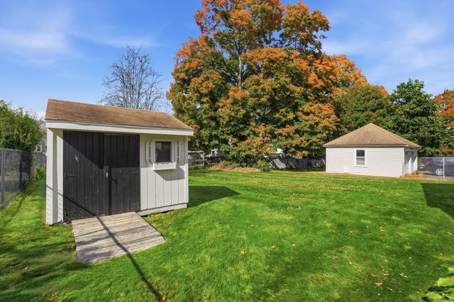49 Vernon St, Haverhill, MA 01835