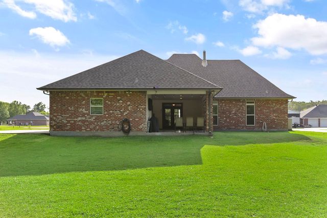 160 Samantha Dr, Thibodaux, LA 70301