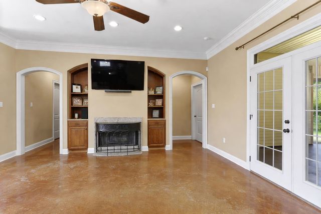 160 Samantha Dr, Thibodaux, LA 70301