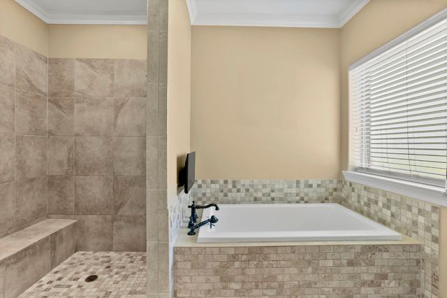 160 Samantha Dr, Thibodaux, LA 70301