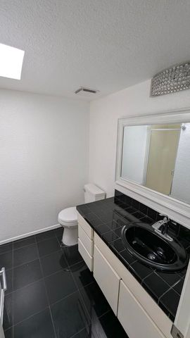 425 Bradshaw Lane 63, Palm Springs, CA 92262