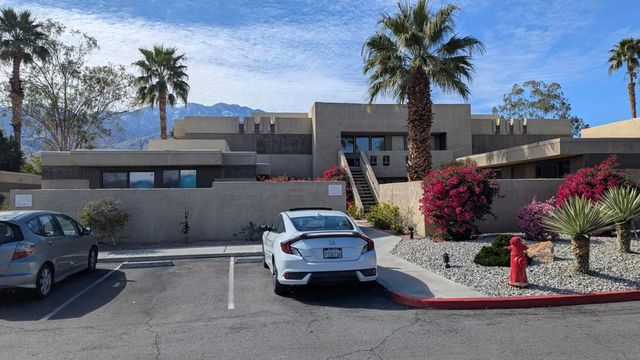 425 Bradshaw Lane 63, Palm Springs, CA 92262