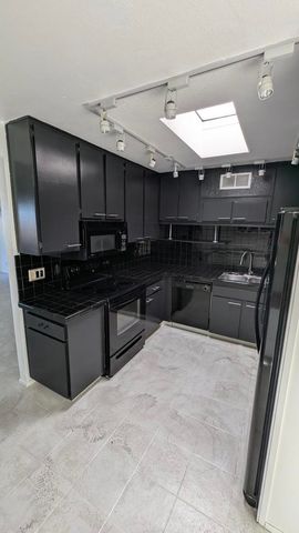 425 Bradshaw Lane 63, Palm Springs, CA 92262