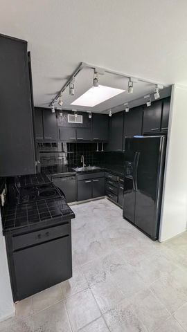 425 Bradshaw Lane 63, Palm Springs, CA 92262