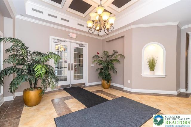 8428 Saylor Court, Upper Macungie Twp, PA 18031