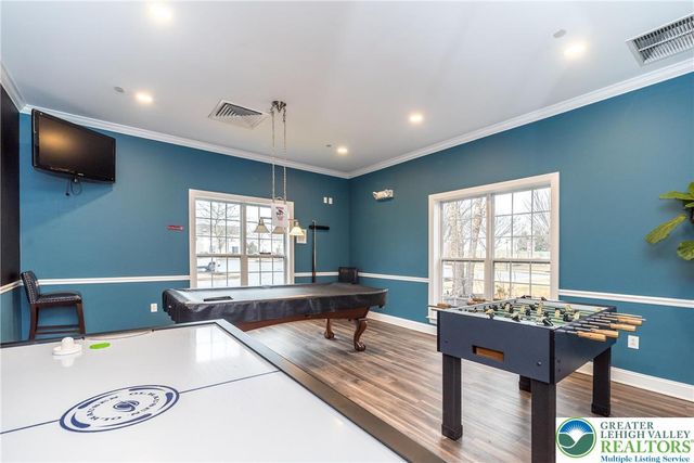 8428 Saylor Court, Upper Macungie Twp, PA 18031