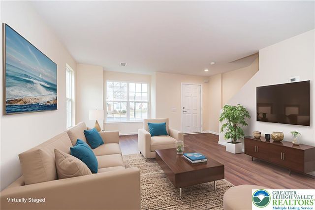 8428 Saylor Court, Upper Macungie Twp, PA 18031