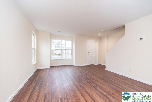 8428 Saylor Court, Upper Macungie Twp, PA 18031