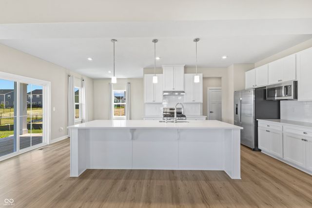 213 McNair Road, Whiteland, IN 46184
