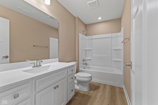 213 McNair Road, Whiteland, IN 46184