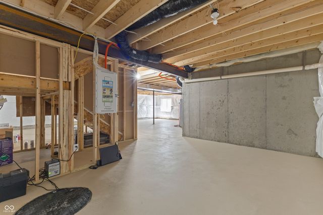 213 McNair Road, Whiteland, IN 46184
