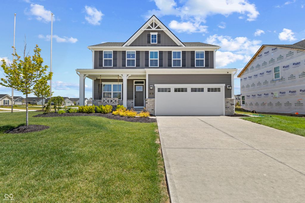 213 McNair Road, Whiteland, IN 46184