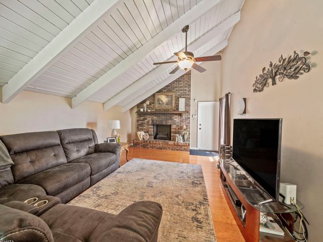 2938 E Poplar Lane, Crete, IL 60417