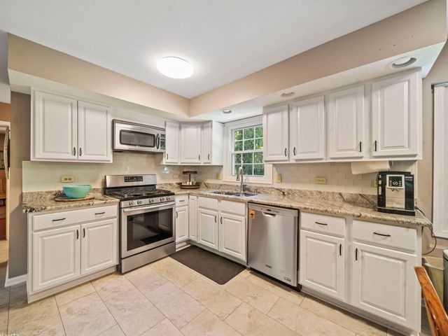 2938 E Poplar Lane, Crete, IL 60417