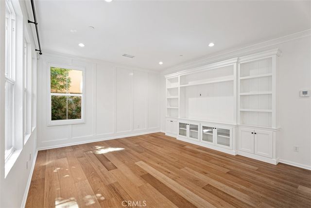 104 Working, Irvine, CA 92602