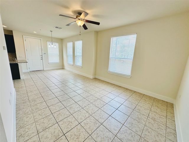 2216 Creekside LN D, Georgetown, TX 78626