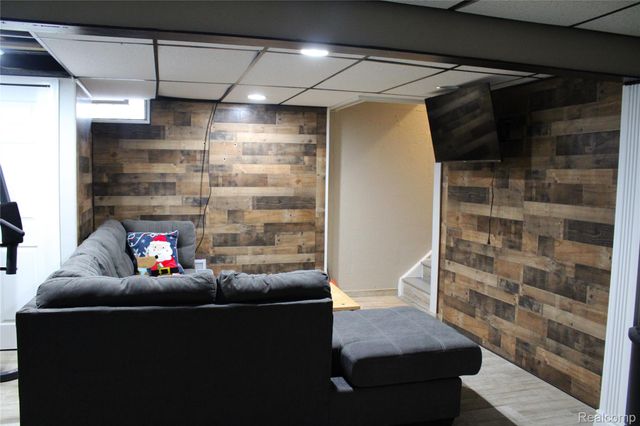 38568 Capetown Court, Clinton Charter Township, MI 48038