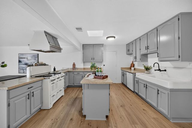 333 Madrone Street, Redwood City, CA 94061