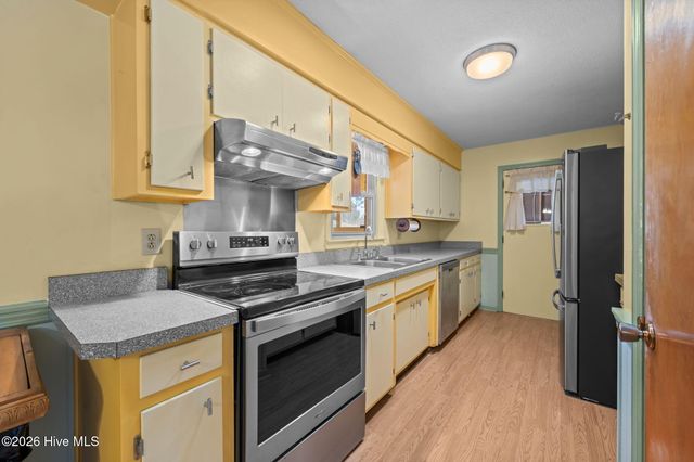 226 Hollywood Boulevard, Havelock, NC 28532