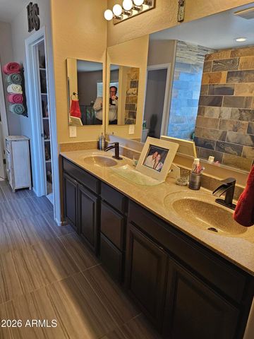 12209 W DAVIS Lane, Avondale, AZ 85323