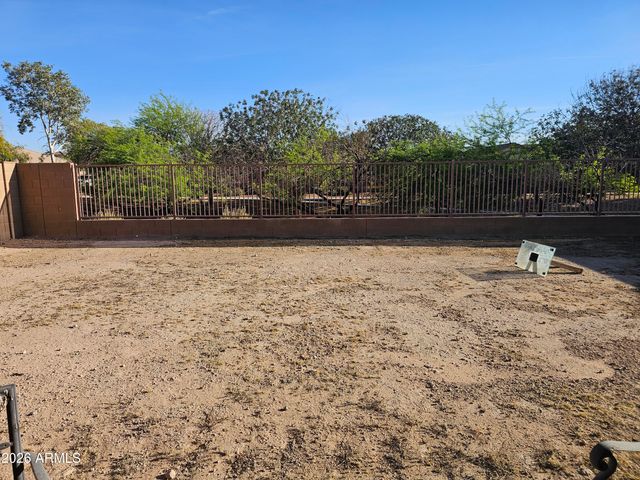12209 W DAVIS Lane, Avondale, AZ 85323