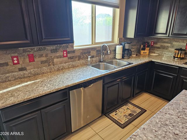 12209 W DAVIS Lane, Avondale, AZ 85323