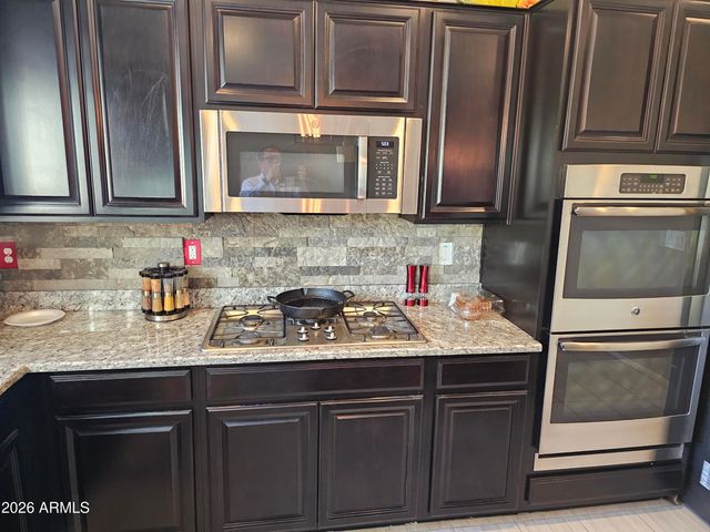 12209 W DAVIS Lane, Avondale, AZ 85323