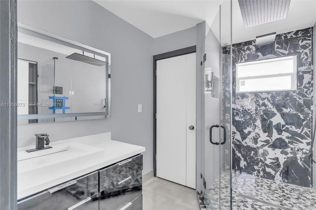 500 SW 64th Pkwy, Pembroke Pines, FL 33023