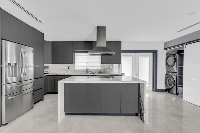 500 SW 64th Pkwy, Pembroke Pines, FL 33023