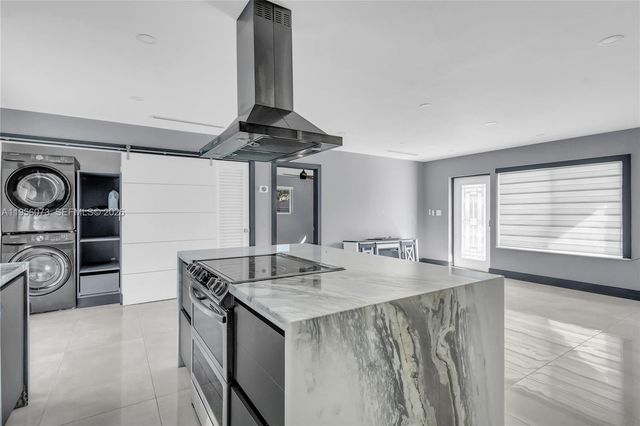 500 SW 64th Pkwy, Pembroke Pines, FL 33023