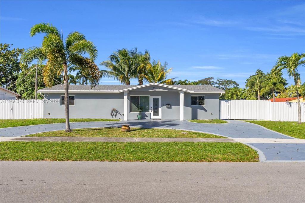 500 SW 64th Pkwy, Pembroke Pines, FL 33023