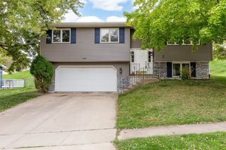 1041 Hutton Hill Drive, Marion, IA 52302