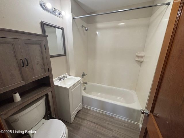 136 E Harrison Ave 2, Clarksville, IN 47129