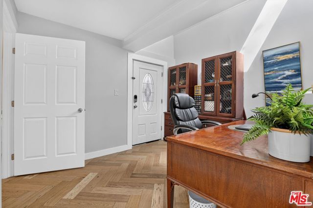 5121 Morella Avenue, Valley Village, CA 91607