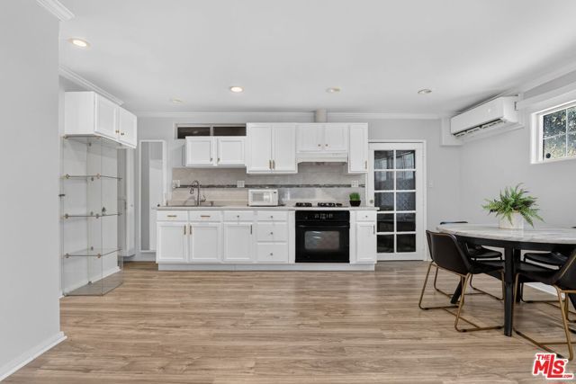 5121 Morella Avenue, Valley Village, CA 91607