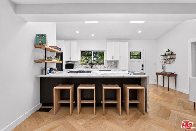 5121 Morella Avenue, Valley Village, CA 91607
