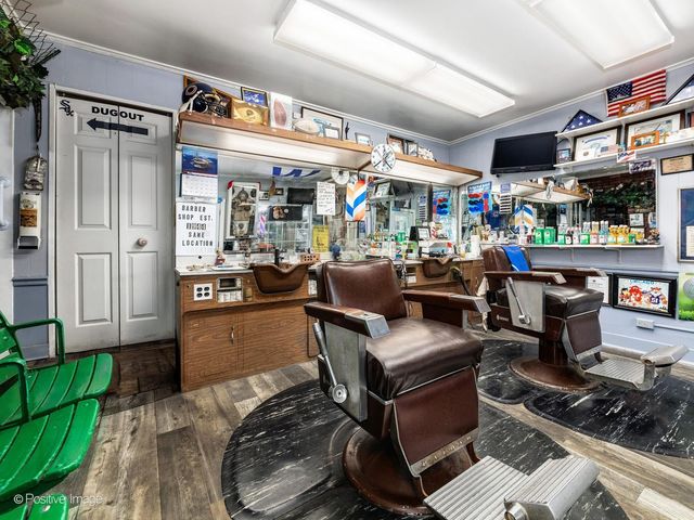 6921 W Higgins Avenue, Chicago, IL 60656