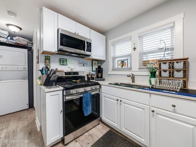 6921 W Higgins Avenue, Chicago, IL 60656