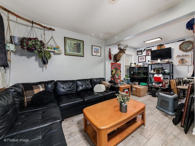 6921 W Higgins Avenue, Chicago, IL 60656