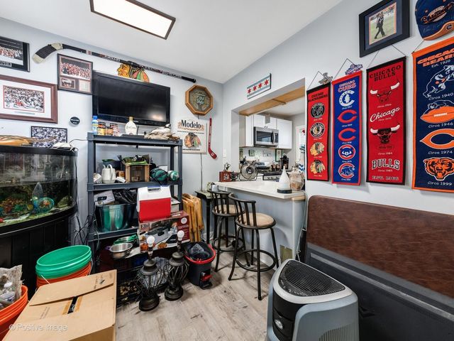 6921 W Higgins Avenue, Chicago, IL 60656