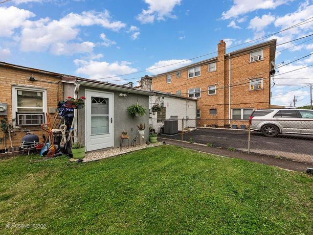 6921 W Higgins Avenue, Chicago, IL 60656