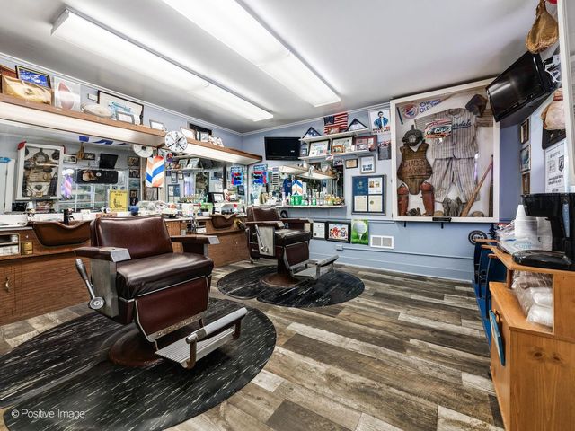 6921 W Higgins Avenue, Chicago, IL 60656