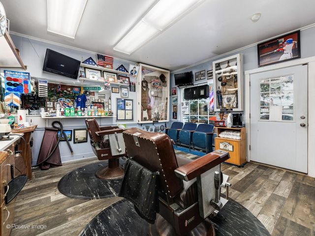 6921 W Higgins Avenue, Chicago, IL 60656