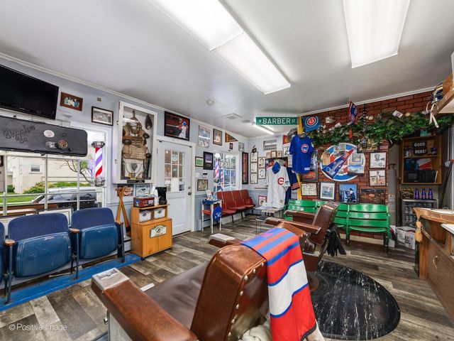 6921 W Higgins Avenue, Chicago, IL 60656
