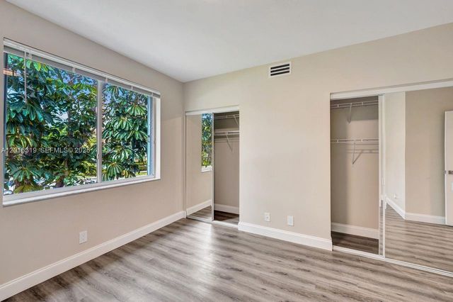 43 Simonton Cir, Weston, FL 33326