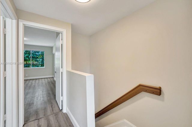 43 Simonton Cir, Weston, FL 33326