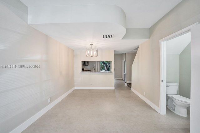 43 Simonton Cir, Weston, FL 33326