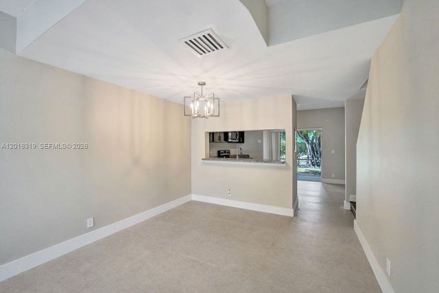 43 Simonton Cir, Weston, FL 33326