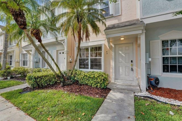 43 Simonton Cir, Weston, FL 33326
